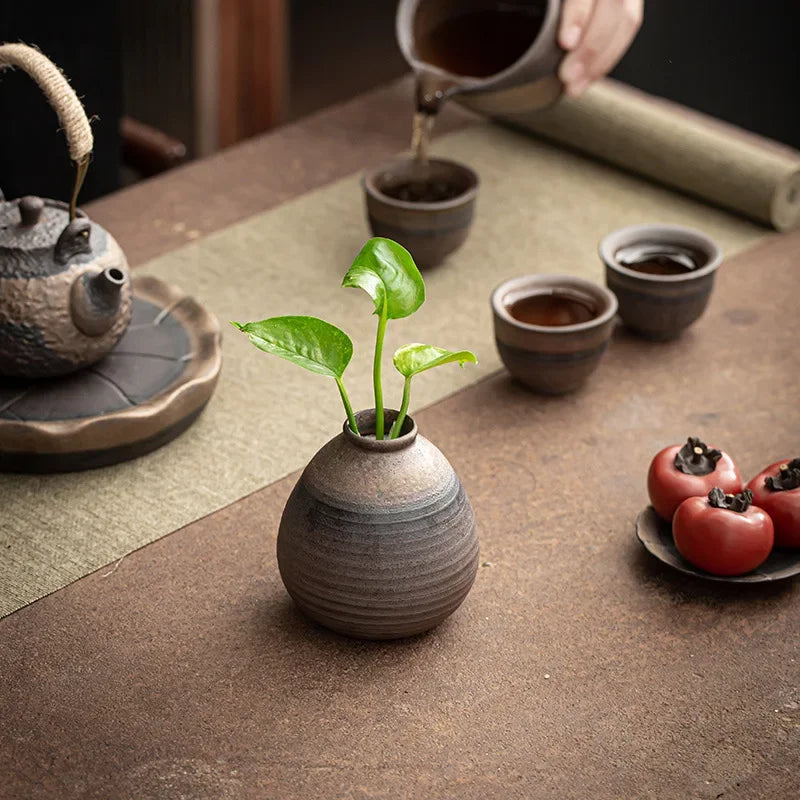 Kreative Handgefertigte Antik Aussehende Keramikvase Moderne Minimalistische Boho Wohnkultur Keramische Dekorative Töpferei