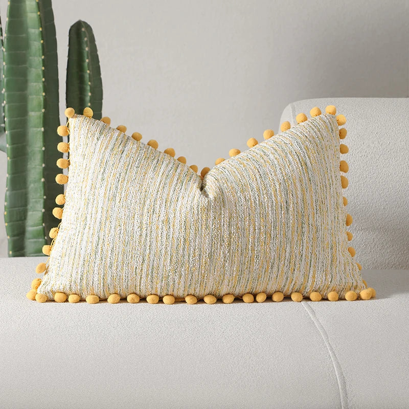 Boho Dekokissenbezug mit Quastenakzenten – 30 cm x 50 cm