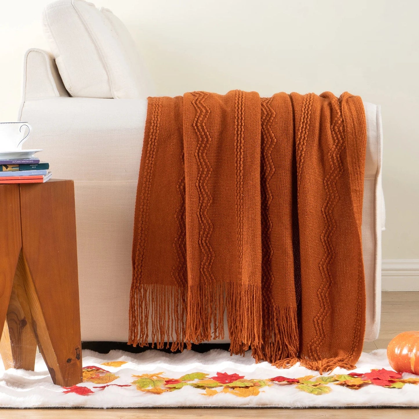 Boho Strickdecke – Weiche leichte Acryl-Decke mit Fransen