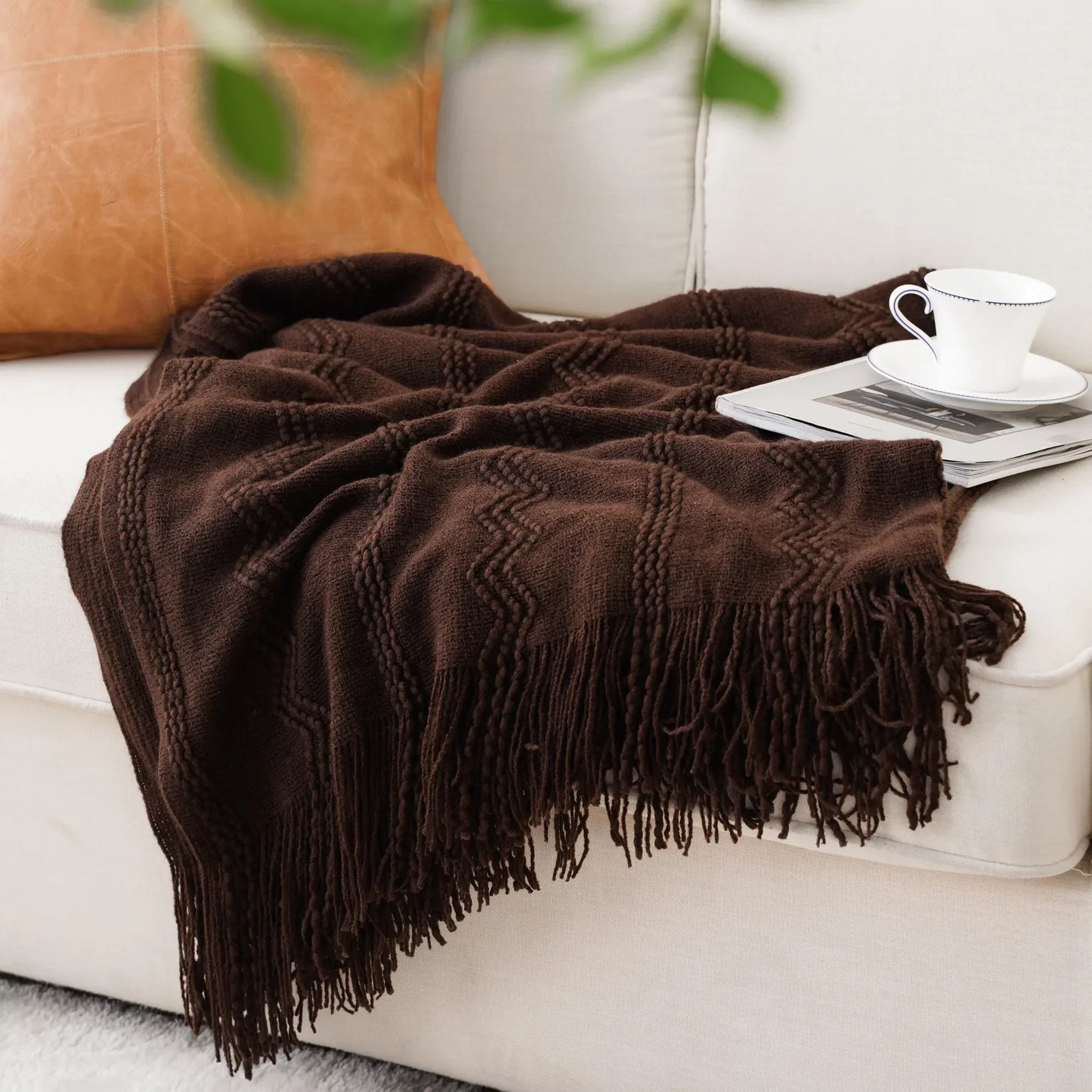 Boho Strickdecke – Weiche leichte Acryl-Decke mit Fransen